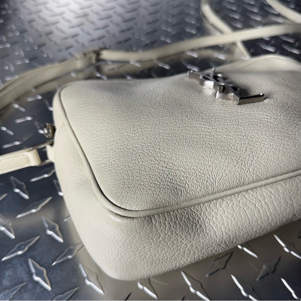 Saint Laurent YSL Lou Camera Bag in Ivory/Cream - Picture 4 of 10